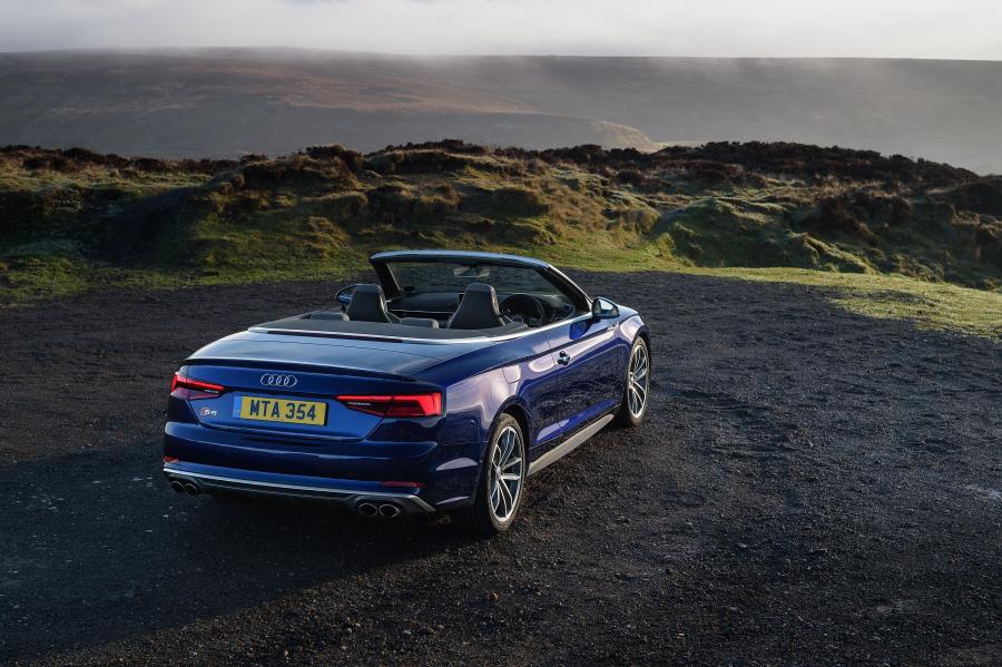  Audi S5 Cabriolet 2017 года  (UK) (фото 16 из 40)